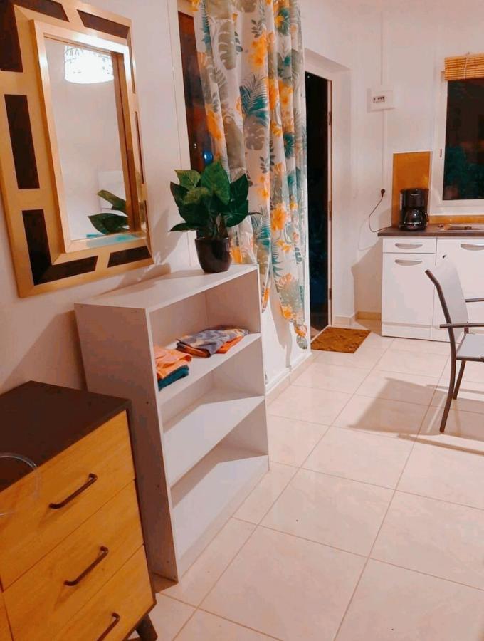 Logement Cosy Cadre Tropical, Arbres Fruitiers Apartment Лес Абимес Екстериор снимка