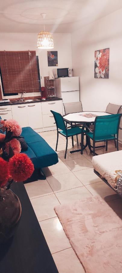 Logement Cosy Cadre Tropical, Arbres Fruitiers Apartment Лес Абимес Екстериор снимка